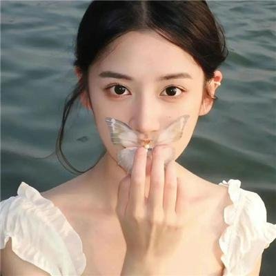 蓝眼睛波利